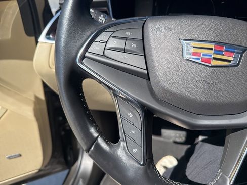 Used 2019 Cadillac XT5 Luxury image 16