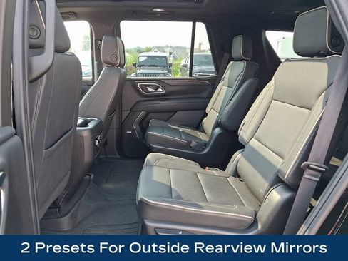 Used 2023 GMC Yukon SLT w/ SLT Premium Package AWD/4WD image 18