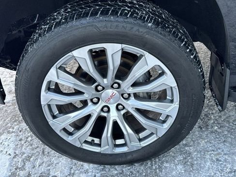 Used 2022 GMC Yukon XL SLE image 24