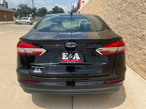 Used 2019 Ford Fusion S FWD image 5