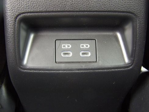Used 2025 Toyota Corolla LE FWD image 22