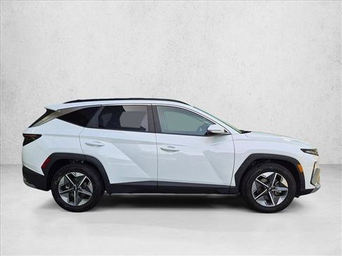 Used 2025 Hyundai Tucson SEL FWD image 4