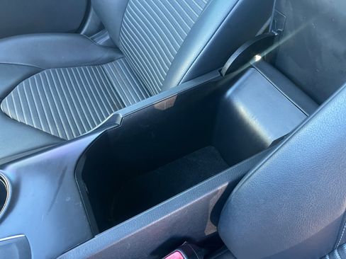 Used 2018 Toyota Camry L image 15