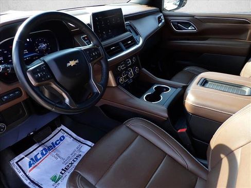 Used 2023 Chevrolet Tahoe High Country w/ Premium Package 2 AWD/4WD image 14