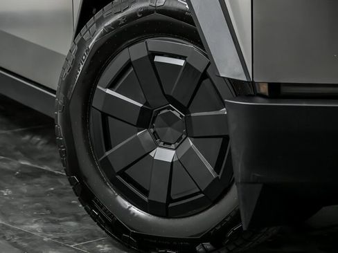 Used 2024 Tesla Cybertruck AWD Crew Cab image 3