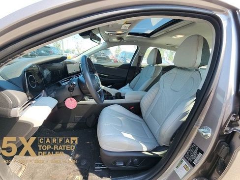 Certified 2024 Hyundai Elantra Limited image 28