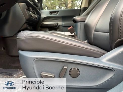 Used 2024 Ford Maverick Lariat w/ Black Appearance Package FWD image 33