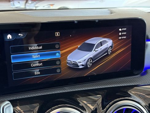 Certified 2022 Mercedes-Benz A 220 w/ Premium Package Lite image 5