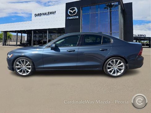 Used 2019 Volvo S60 T5 Momentum w/ Premium Package image 3