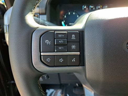 Used 2025 Ford F150 Lariat AWD/4WD image 22