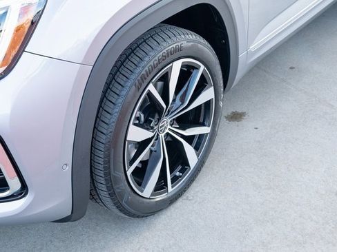 New 2026 Volkswagen Atlas Cross Sport SEL Premium R-Line image 10