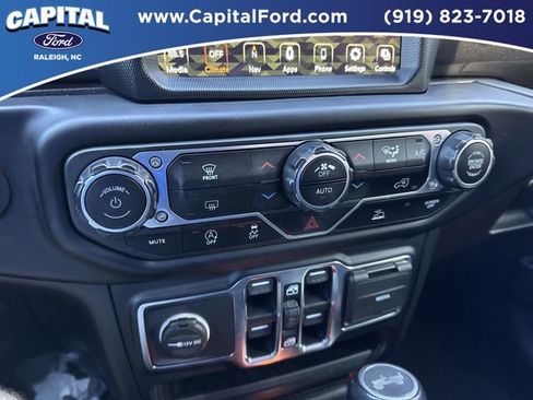 Used 2021 Jeep Wrangler Unlimited Sahara image 28