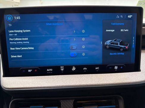 New 2025 Ford Maverick XLT image 25