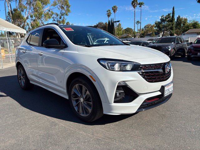 Used 2022 Buick Encore GX Select w/ Advanced Technology Package FWD image 3