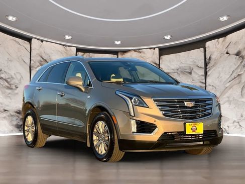 Used 2018 Cadillac XT5 Luxury w/ Driver Awareness Package image 3