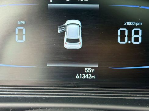 Used 2023 Hyundai Venue SEL image 12