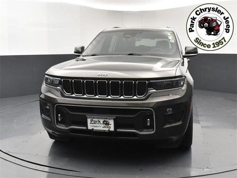 Certified 2022 Jeep Grand Cherokee L Overland w/ Luxury Tech Group IV image 2