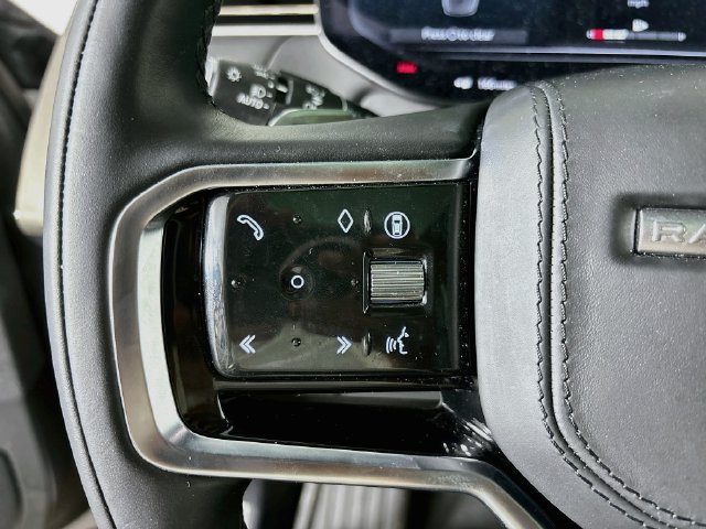 Used 2025 Land Rover Range Rover Sport SE AWD/4WD image 10