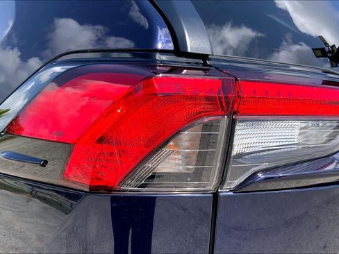 Used 2025 Toyota RAV4 XLE w/ Convenience Package FWD image 28