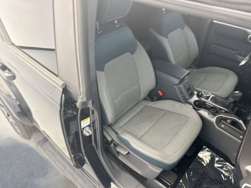 Used 2023 Ford Bronco Outer Banks AWD/4WD image 16