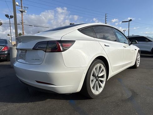 Used 2022 Tesla Model 3 Long Range AWD/4WD image 7