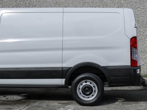 Used 2019 Ford Transit 250 130 Low Roof image 17