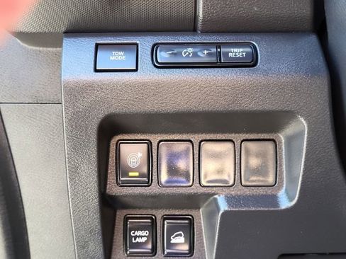 Certified 2024 Nissan Frontier PRO-4X w/ Technology Package AWD/4WD image 9