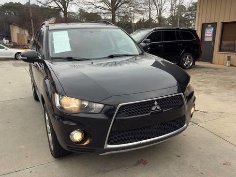 Used 2013 Mitsubishi Outlander SE image 10