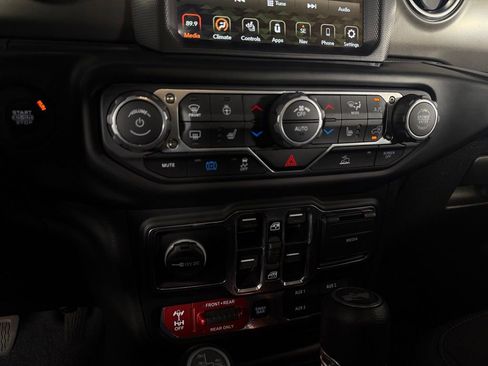 Used 2023 Jeep Wrangler Unlimited Rubicon 4xe w/ Cold Weather Group AWD/4WD image 25