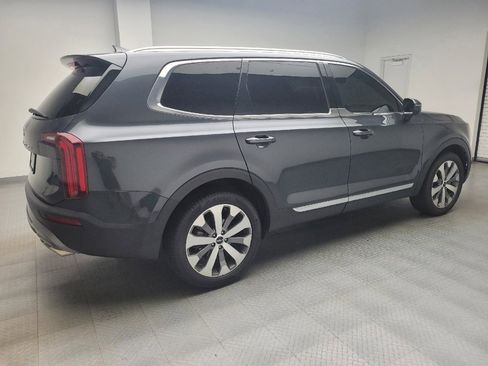 Used 2022 Kia Telluride EX w/ EX Premium Package FWD image 10