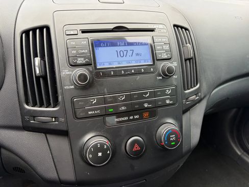 Used 2012 Hyundai Elantra GLS image 11