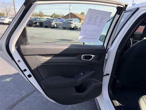 Used 2024 Honda Civic Sport image 10