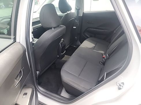 Used 2025 Hyundai Kona SEL FWD image 11