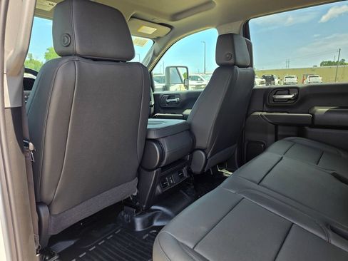 New 2026 GMC Sierra 2500 Pro w/ Convenience Package AWD/4WD image 16