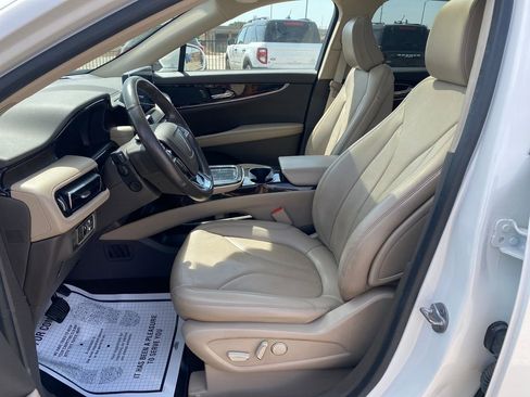 Used 2022 Lincoln Nautilus Reserve AWD/4WD image 23