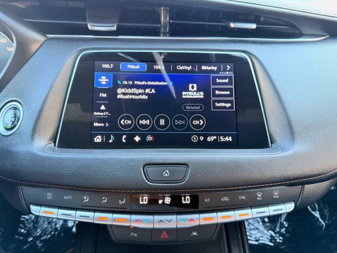 Used 2022 Cadillac XT4 Sport w/ LPO, ONYX Package FWD image 32
