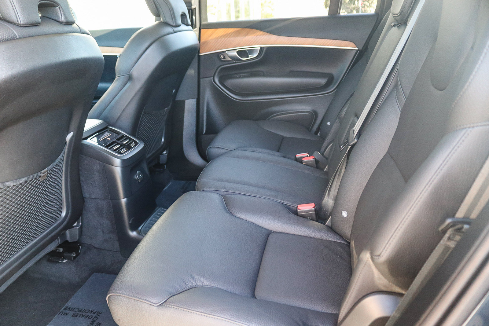 Used 2024 Volvo XC90 T8 Core w/ Protection Package Premier AWD/4WD image 19