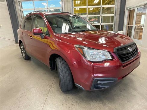 Used 2017 Subaru Forester 2.5i Premium w/ All-Weather Package image 7