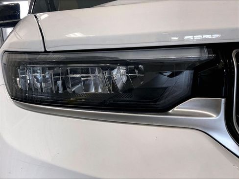 Used 2023 Jeep Grand Cherokee Summit AWD/4WD image 34