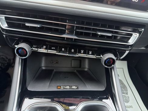 New 2026 Chevrolet Traverse LT w/ Midnight/Sport Edition image 18