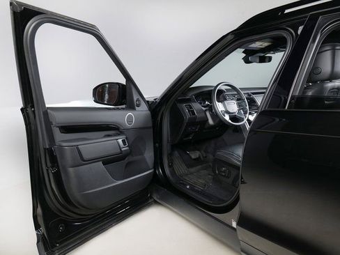 Used 2025 Land Rover Discovery S AWD/4WD image 24