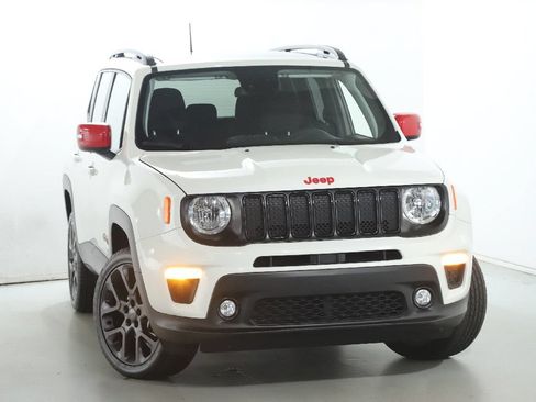 Used 2023 Jeep Renegade Latitude w/ Sun/Sound Group AWD/4WD image 2