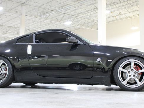 Used 2007 Nissan 350Z Touring w/ Cargo Convenience Pkg RWD image 36