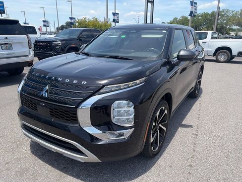 Used 2022 Mitsubishi Outlander SE AWD/4WD image 2
