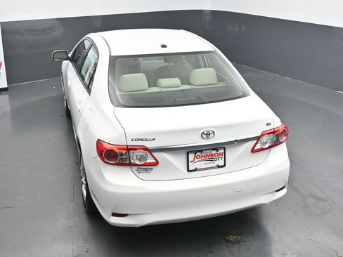 Used 2011 Toyota Corolla LE image 28