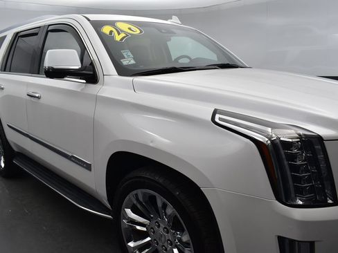 Used 2020 Cadillac Escalade Luxury w/ LPO, Radiant Package AWD/4WD image 39