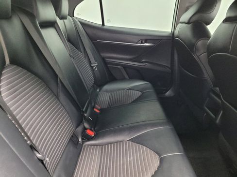 Used 2021 Toyota Camry SE image 19