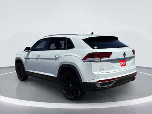 Used 2021 Volkswagen Atlas Cross Sport SE FWD image 4