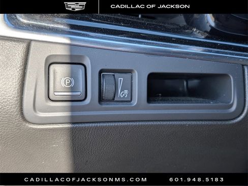 Certified 2025 Cadillac XT6 Premium Luxury image 15