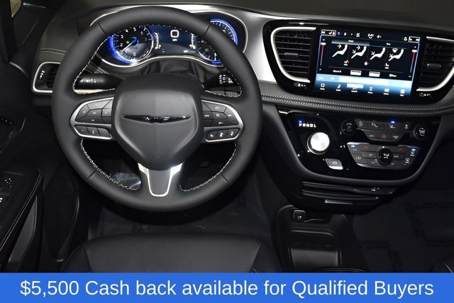 New 2026 Chrysler Pacifica Select FWD image 14